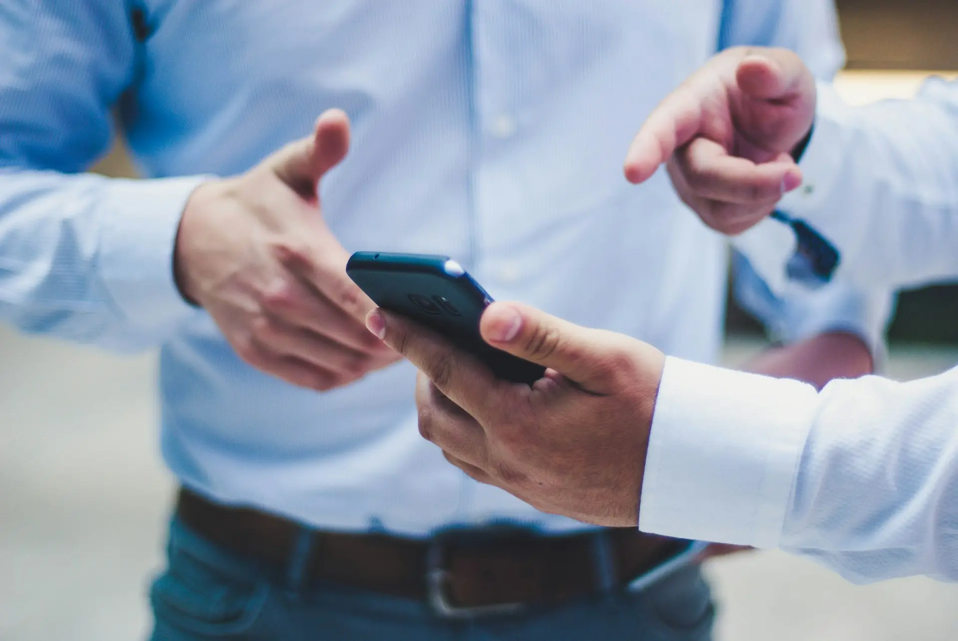 forfait téléphonique fixe et mobile téléphonie accès internet fibre voip d'entreprise TPE PME associations ong SVI serveur vocal interactif convergence Teams