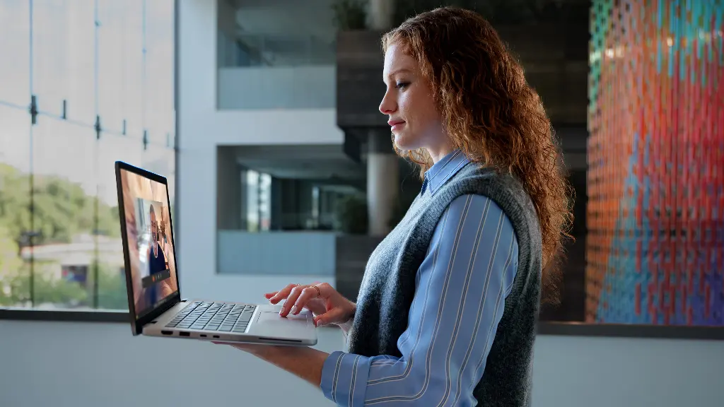 laptop-dell-pro-plus-14-pb14250-on-the-go.webp