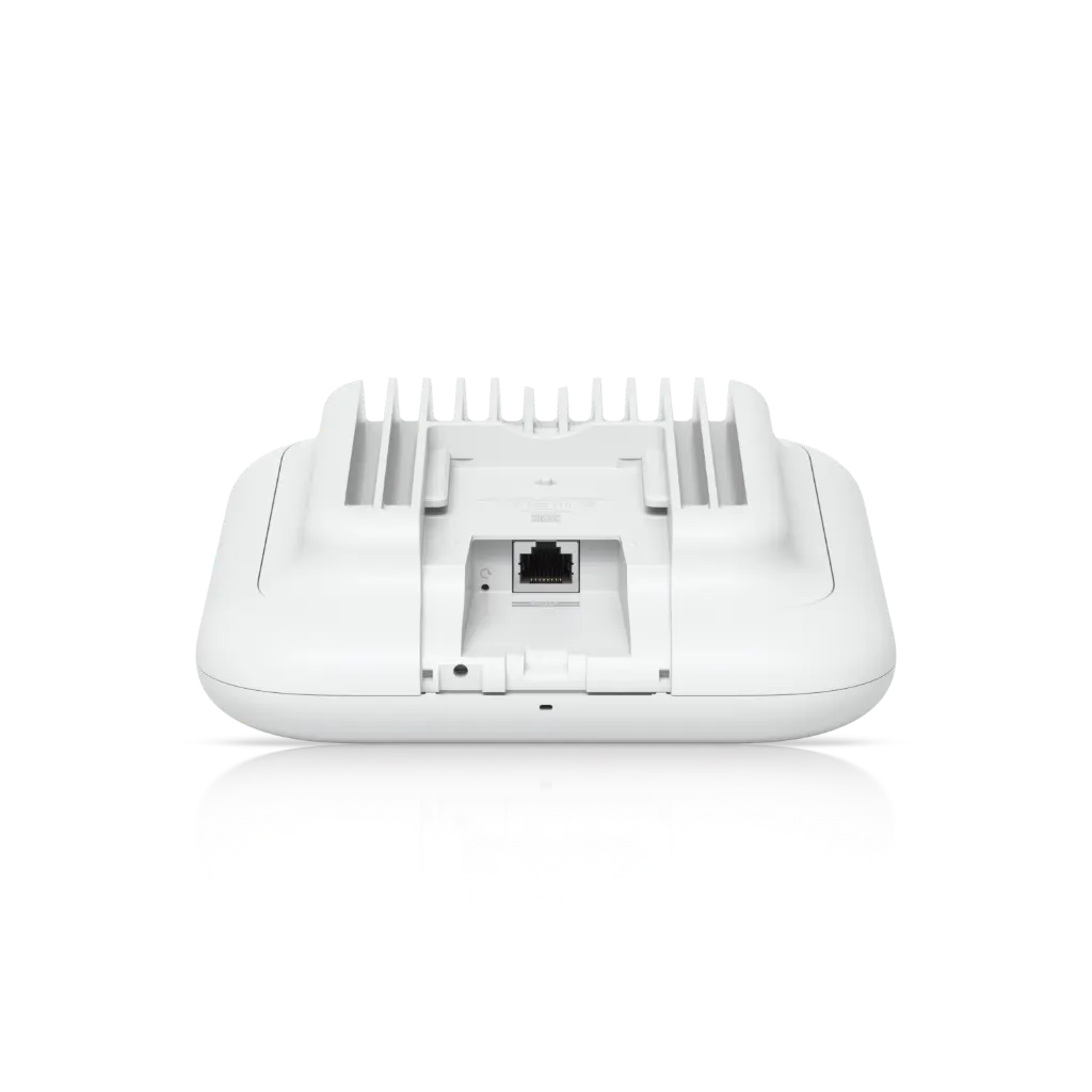 u7-outdoor-8.webp